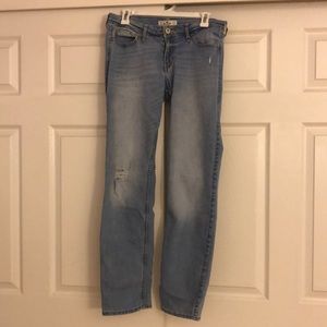 Hollister Size 11 light wash jeans